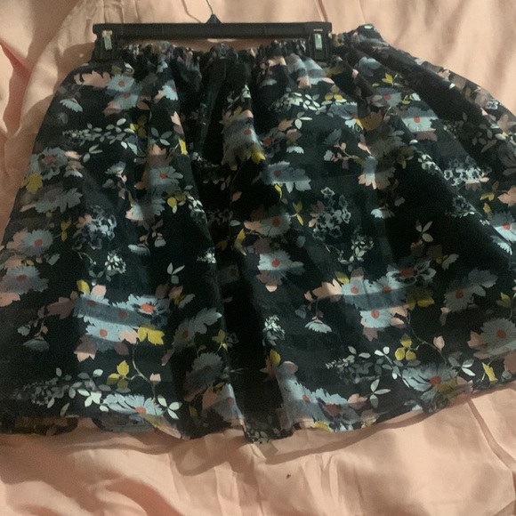 Xhilaration navy floral skirt medium size - Picture 2 of 4